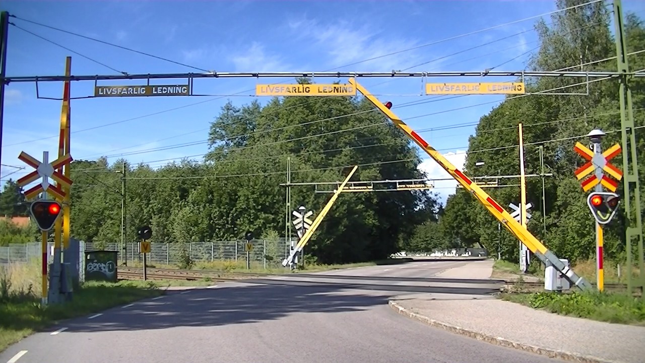 Spoorwegovergang Gävle (S) // Railroad crossing // Järnvägsövergång