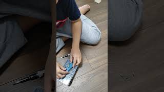 How to open and close the LOSA Blue Watch Back Case Cover Opener.