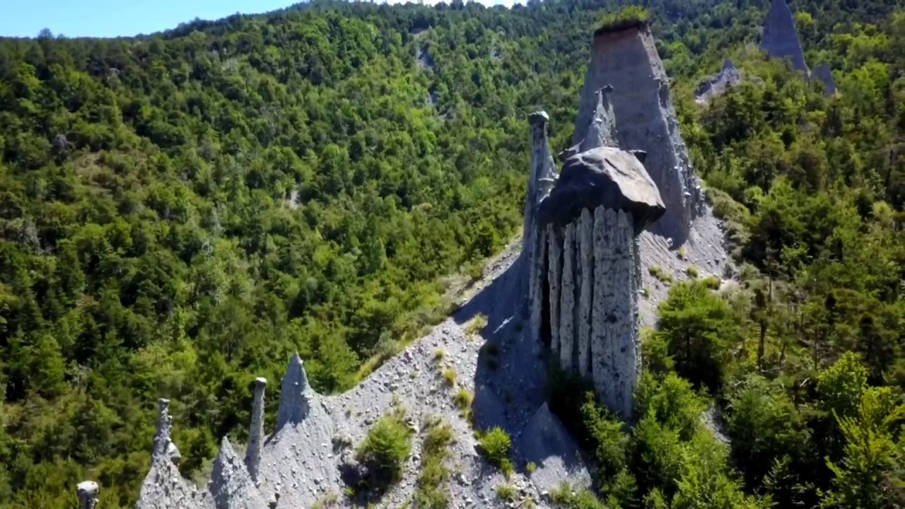 Demoiselles Coiffees, France