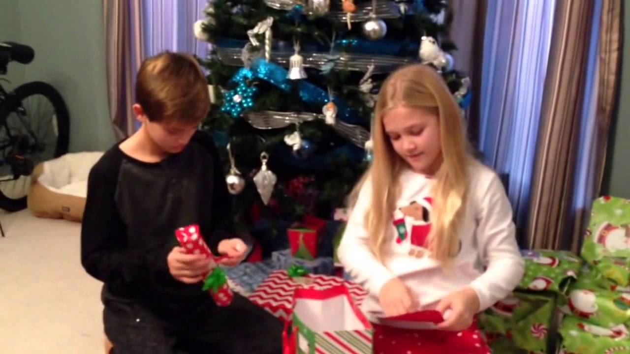CHRISTMAS MORNING SPECIAL 2015~OPENING PRESENTS PART 1