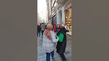 لحظه انفجار امروز در خیابان استقلال استانبول 