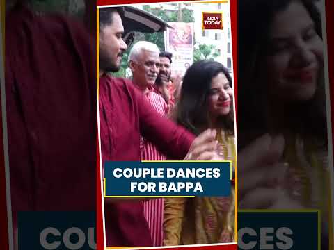 Ganesh Chaturthi: Sambhavna Seth & Avinash Dwivedi Dance As They Bring Bappa Home #ganeshchaturthi