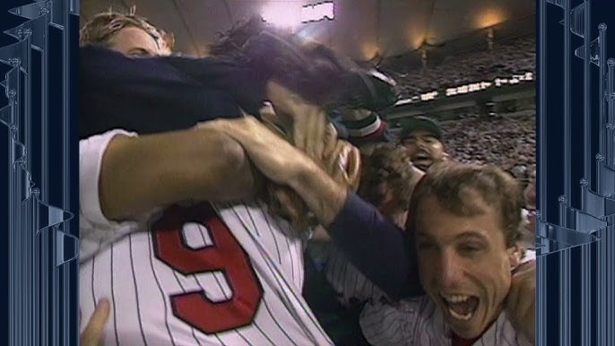 Jack Morris receives 1991 World Series MVP award 