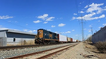 CSX SpongeBob SquareCab GP40-3 rebuild heads west @ Livonia w/ CSX Local D717
