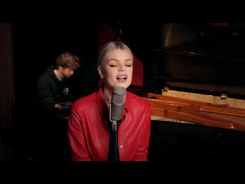 Blinding Lights - The Weeknd (Cover By: Davina Michelle)