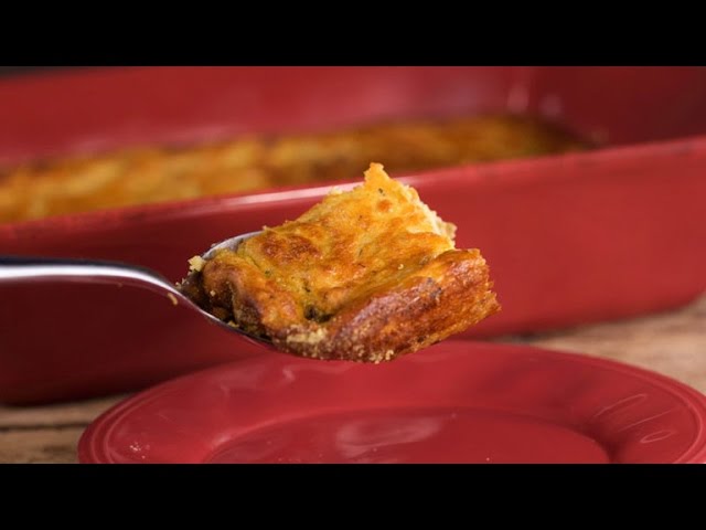 The Perfect Holiday Party Dish: Cheddar, Bacon, Apple, and Pecan Spoonbread | Rachael Ray Show