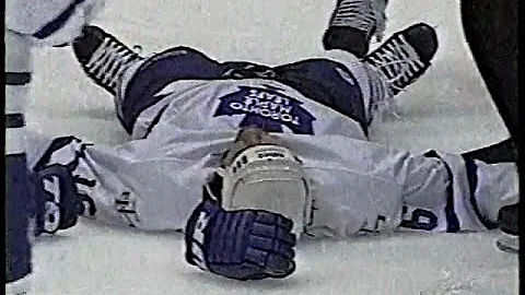 Jason Wiemer butt ends Darcy Tucker