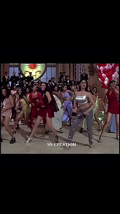 Kisi ki yaadon me khoye hue ❤️‍🩹 ll #shorts #lovestatus #love #hindisong #viral #trending