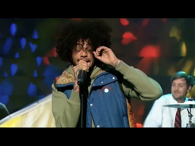 Gym Class Heroes - Cupid's Chokehold (Live At Late Night With Conan O' Brien 01/12/2007) HD class=