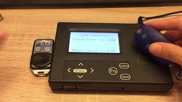 Copy a Fixed code remote and a Rolling code remote to RMC-611CH at the same time