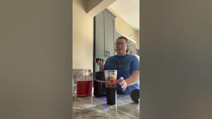 Smoothie in the Deluxe Cooking Blender