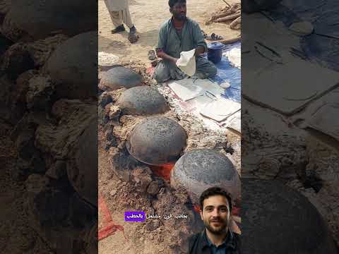 خباز باكستاني يعيد إحياء التقاليد خبز تقليدي باكستان افران الطين تراث عريق عالم التطور والذكاء