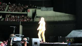 Rod Stewart, &quot;She Makes Me Happy&quot;, Glasgow Hydro, Sept. 30, 2013