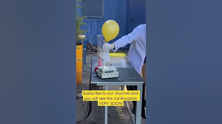 An experiment with the liquid nitrogen: popping balloon 🎈 #shorts