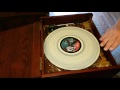 Nettoyer les disques vinyles avec de la colle  bois