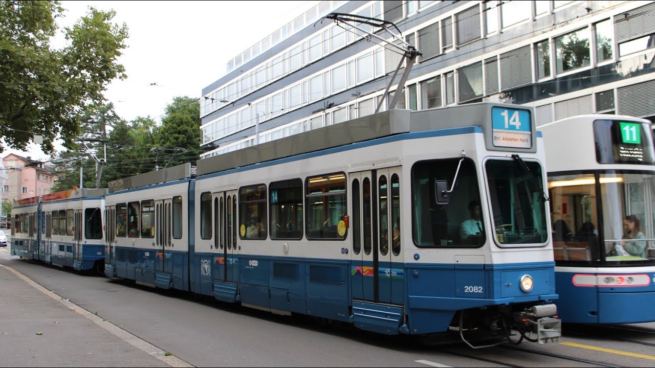 Strassenbahn Zürich Tram 2000 auf der Linie 14 Richtung Seebach 