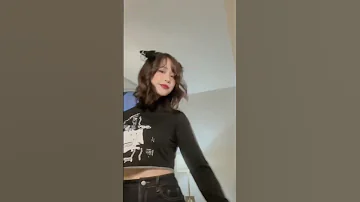 اه بحبك اه بحبك ااااه بحبك 
