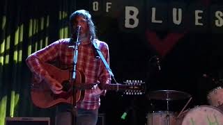 View The Lemonheads Live Acoustic Performance of Into Your Arms in San Diego
