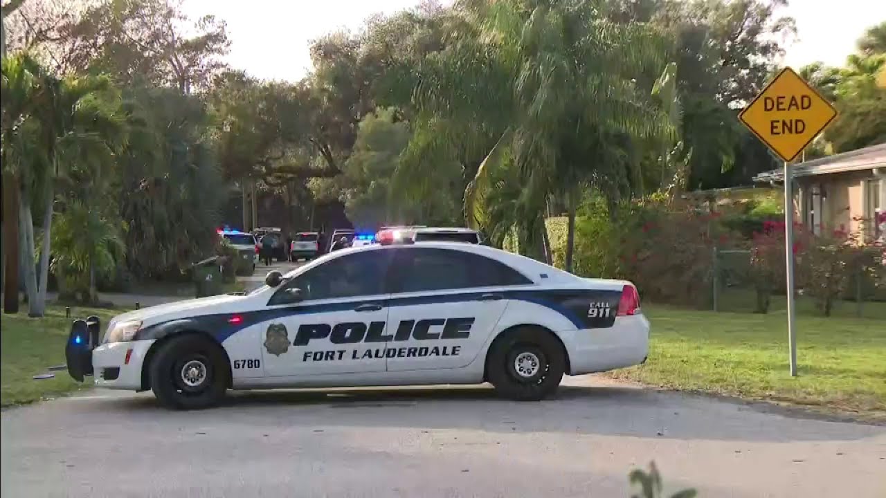 Police search for gunman after shooting in Fort Lauderdale - YouTube