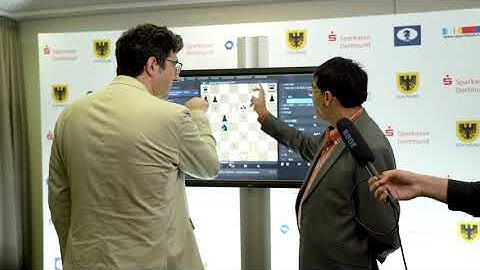 Vladimir Kramnik and Vishy Anand analyse their second game of the match