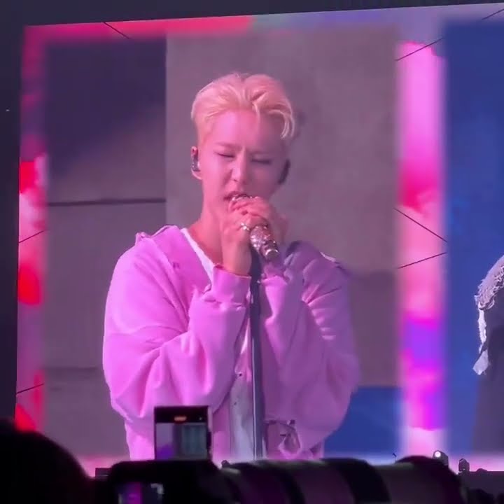 Hoshi's high note during Cheers to Youth performance #caratland #Hoshi #seventeen