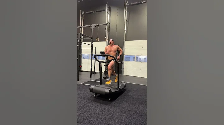 Run workout 🚀  3 miles at 7:30 min/mile pace - 4 x max effort sprints - 1 mile easy