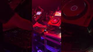 Ken Ishii drops Giant Killer live in Tokyo 🔥 | Zero Site Vibes 🎧 #shorts
Witness techno legend Ken Ishii unleashing Giant Killer live at Zero Site, Tokyo. The energy, the crowd, the drop — this is how techno should feel.
Follow Tronic:
Sound Cloud: https://soundcloud.com/tronic-music
Facebook: https://www.facebook.com/tronicmusic
Twitter: https://twitter.com/tronicrecords
Instagram: https://www.instagram.com/tronic_official
#KenIshii #GiantKiller #TechnoLive #TokyoNights #ZeroSite #ElectronicMusic #DJSet #Shorts
#PeakTimeTechno #DrivingTechno #RawTechno #HypnoticTechno
Tronic is one of the most established & longest-running techno labels in the world. Founded in 1994 by Christian Smith, the label now has over 430 releases.
Christian & his team have paved the way for many artists including ANNA, Dosem, Wehbba, Drunken Kong.
Tronics main philosophy is simple: nonpurist, honest, house & techno. Supported by the top players in the industry the label has released countless of artist albums. Some outstanding releases have been Christian Smiths remixes of Carl Craigs seminal At Les song, which has become one of the biggest vinyl sales releases of the past decade. Other notable releases & remixes came from Laurent Garnier, & Underworld.
The weekly Tronic Radio show is being syndicated on over 120 stations worldwide & has had over 500 shows. With regards to events, Tronic has had a successful 15-week season in Ibiza at the 3000-capacity Eden super club, while also hosting arenas at established festivals, & doing over 100+ club events worldwide. Ken Ishii drops Giant Killer live in Tokyo 🔥 | Zero Site Vibes 🎧 #shorts