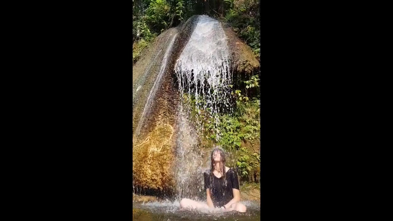 Mae Ka Sa Waterfall
