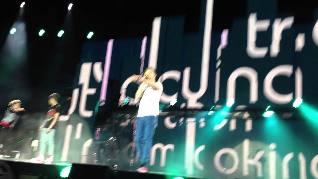 One Direction - Loved You First/One Thing- 26/2/13 - TMH Tour
