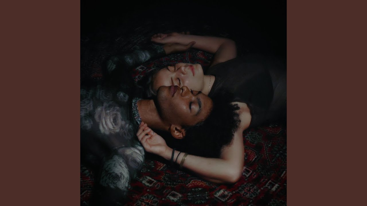 在 YouTube 上觀看「Stay」 在 YouTube 上觀看「Stay」