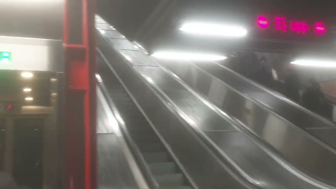 Hiss vid Kungsträdgårdens t-bana del 2. Elevator at Kungsträdgårdens underground station episode 2.