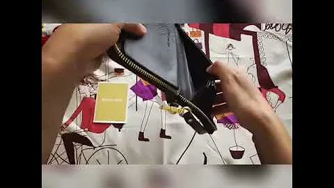 Michael Kors wristlet logo black