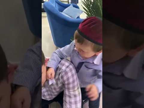 хасбик ломает ухо