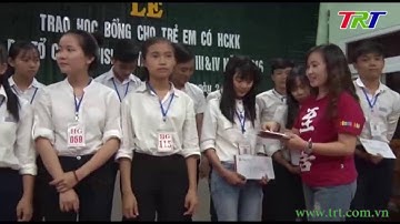 Trao học bổng Chắp cánh ước mơ