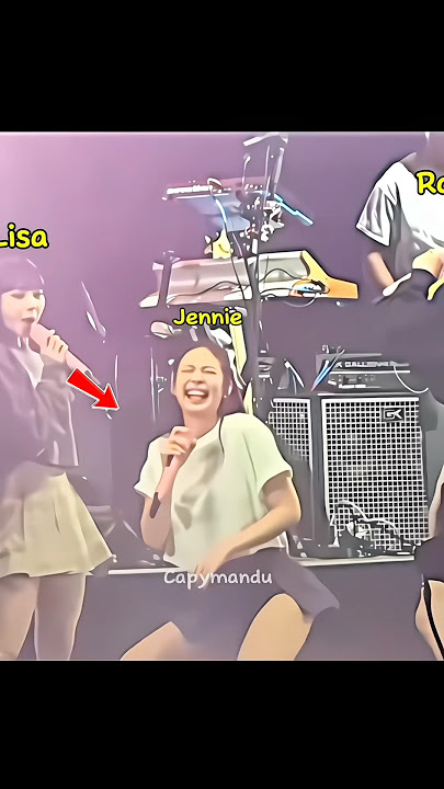 Other members showing dance while Jisoo ran #blackpinkedit #lalisa #rosé #jennie #jisoo