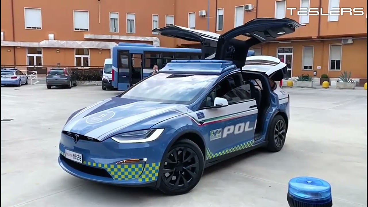 Ecco la Tesla Model X della Polizia dello Stato!