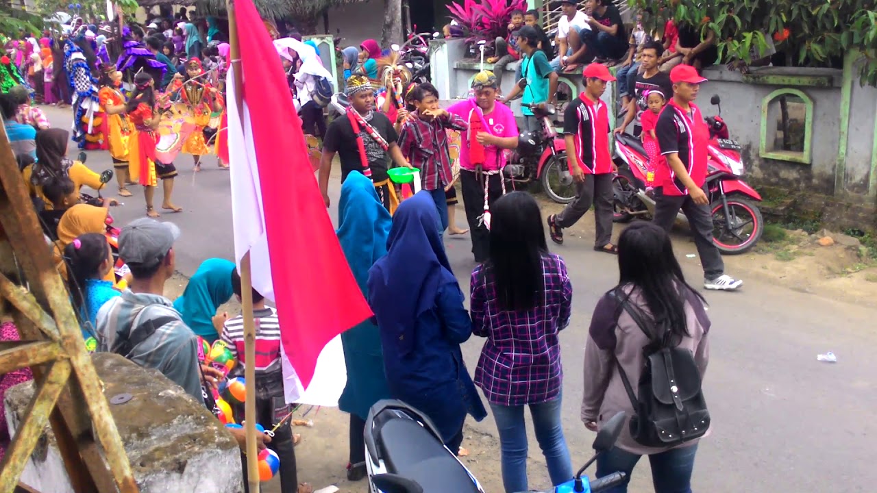 Karnaval 17 agustus 2017 HUT RI ke 72 KEC.Durenan Trenggalek YouTube Karnaval 17 agustus 2017 HUT RI ke 72 KEC.Durenan Trenggalek YouTube