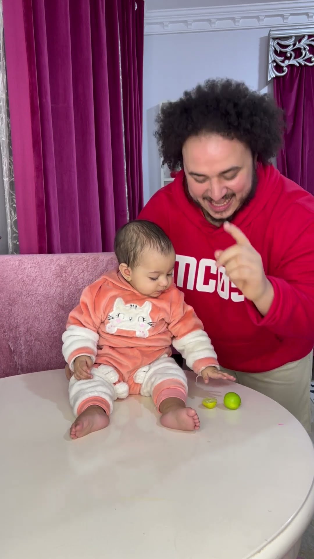 غرام بتاكل لمونه ????‍♂️