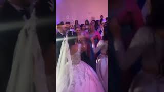 فرح العروس ورقصها على اجمل  اغنية  شاوية ❤👰👸💇