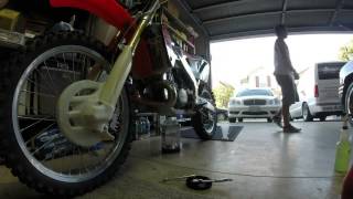 Changing 2 Stroke Engine's Transmission Oil