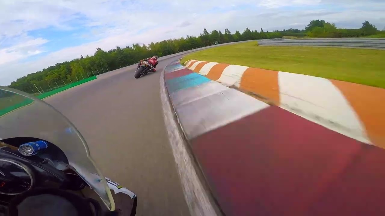 MOTORIDERS BRNO| POV | Yamaha R6 vs CBR 1000rr