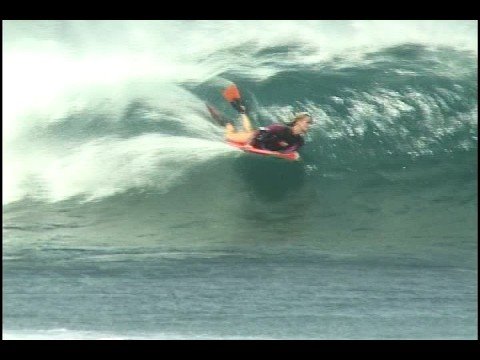 Claudia Ferrari - Bodyboarding life away in Hawaii !!