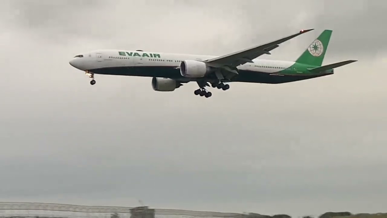 長榮波音777-35E(ER)(B-16715)🛬️