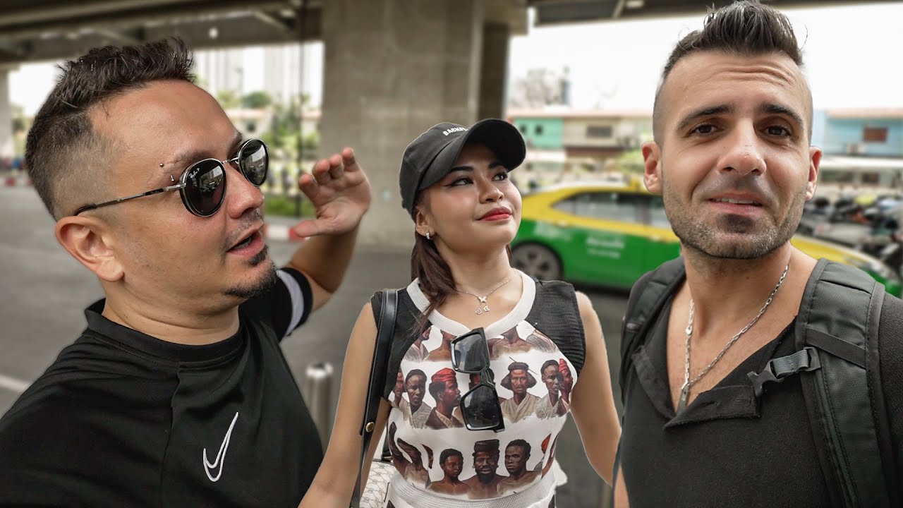 BackPackYourLife e insuportabil!!! Are 40 de ani și plătește puștoaice de 20 ani…