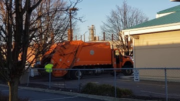 Village of Rockville Center International/New Way Magnum Rear Loader Garbage Truck