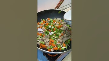 Bữa cơm 18k của công nhân p2