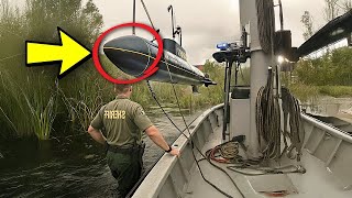 Cops Found a Submarine in the Everglades, Then They Opened the Hatch…
