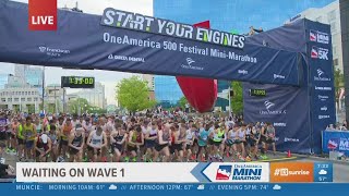 Elite runners start Mini Marathon fast in Wave 1