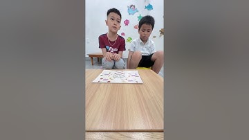 Tiếng Anh Giao Tiếp Phan Thiết: Bruno and Harry practice reading Texture