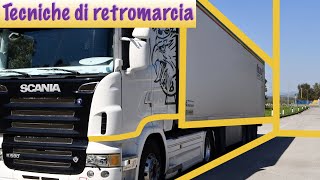 La retromarcia con l'autoarticolato